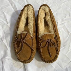 UGG Australia | Dakota Slipper Moccasin | Chestnut | Youth Size 13